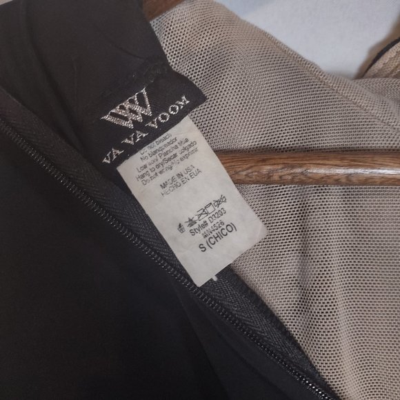 VA VA VOOM Black spandex dress with beaded lace on neck and chest size S - Picture 7 of 8